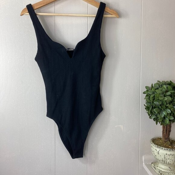 Zara Black Knit Ribbed Sweet Heart Neckline Bodysuit Top Size Small - Picture 10 of 10